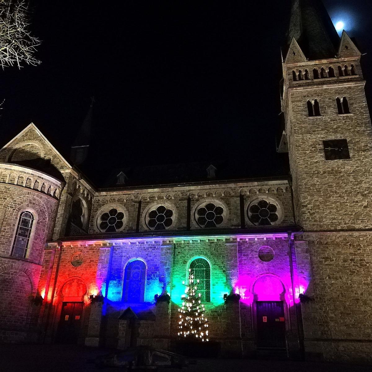 Advent-in-vier-Farben-Kirche.png