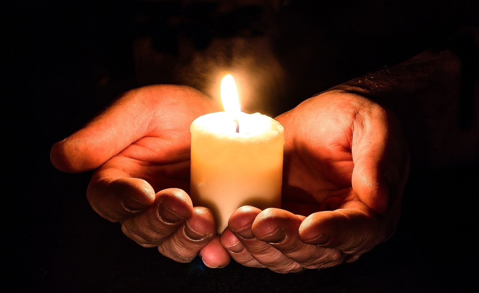 hands-1926414_1920 (httpspixabay.com) (c) https://pixabay.com hands-1926414_1920 (httpspixabay.com)