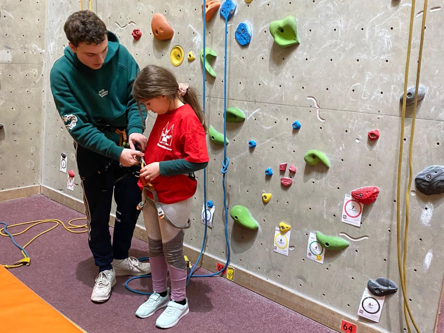 03 Richtiges Anlegen des Klettergurtes