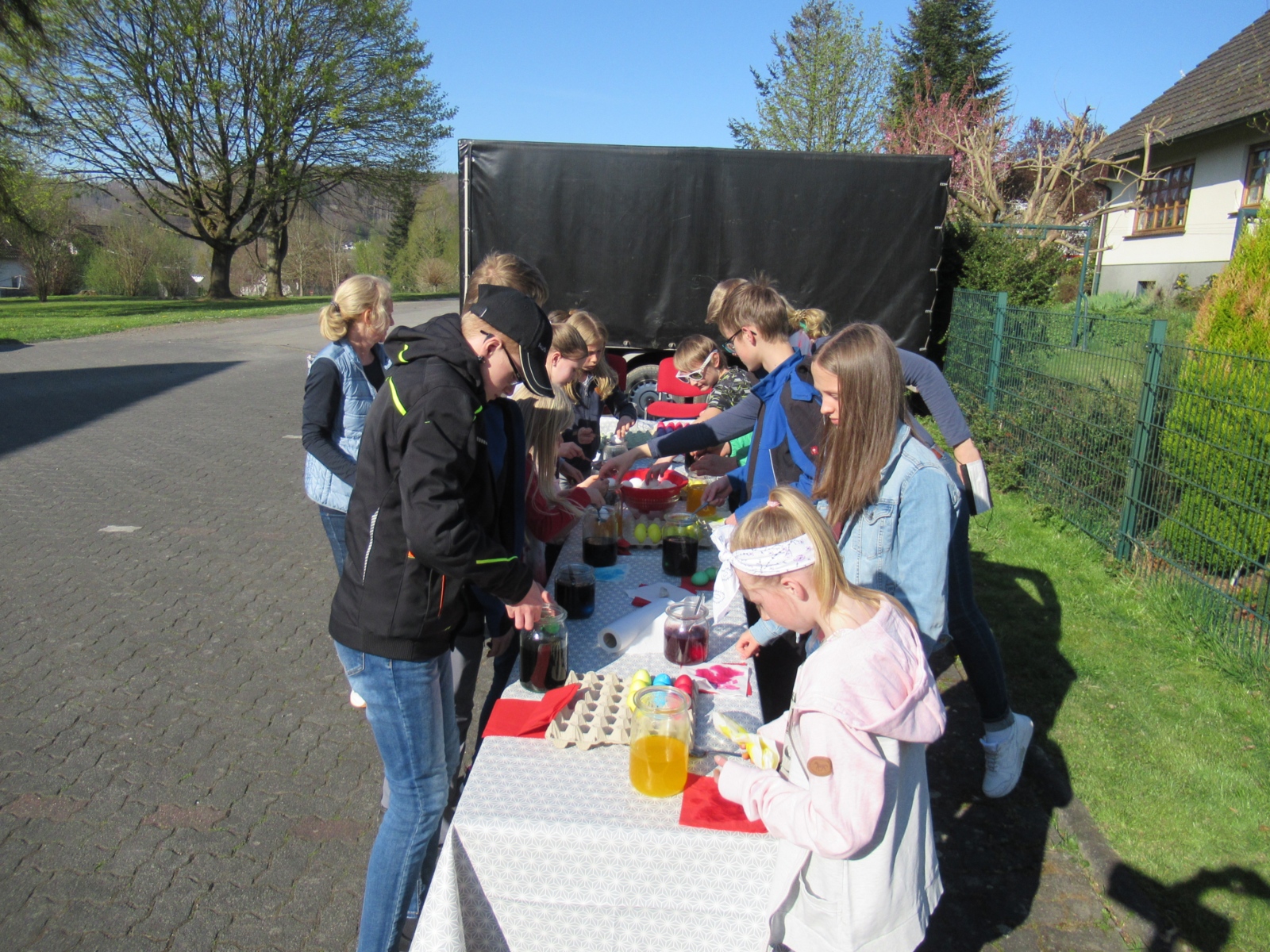 04-15 Ostereier färben 1