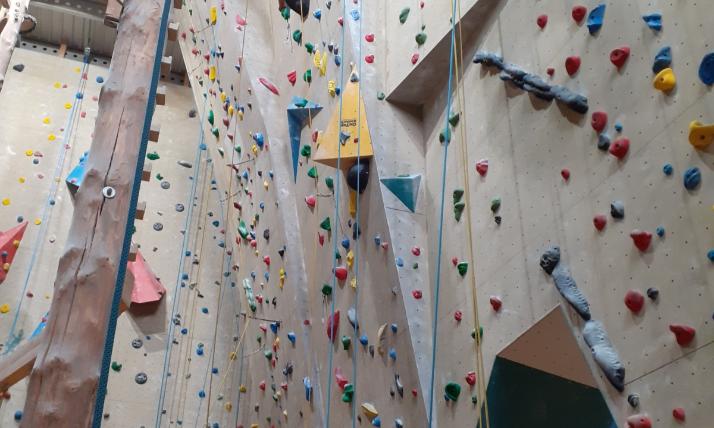 20 An Überhängen hoch