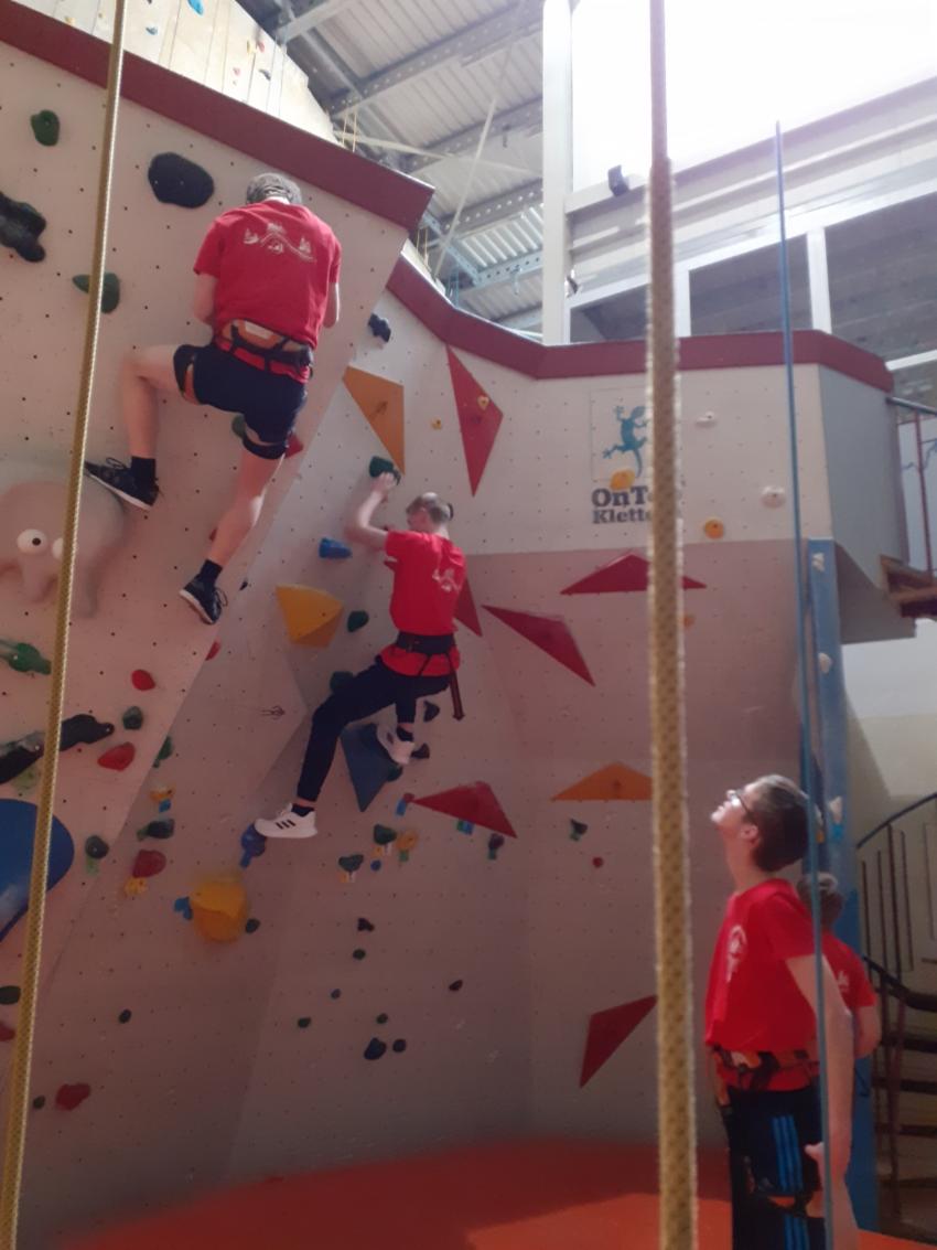 22 Zwischendurch etwas bouldern 1